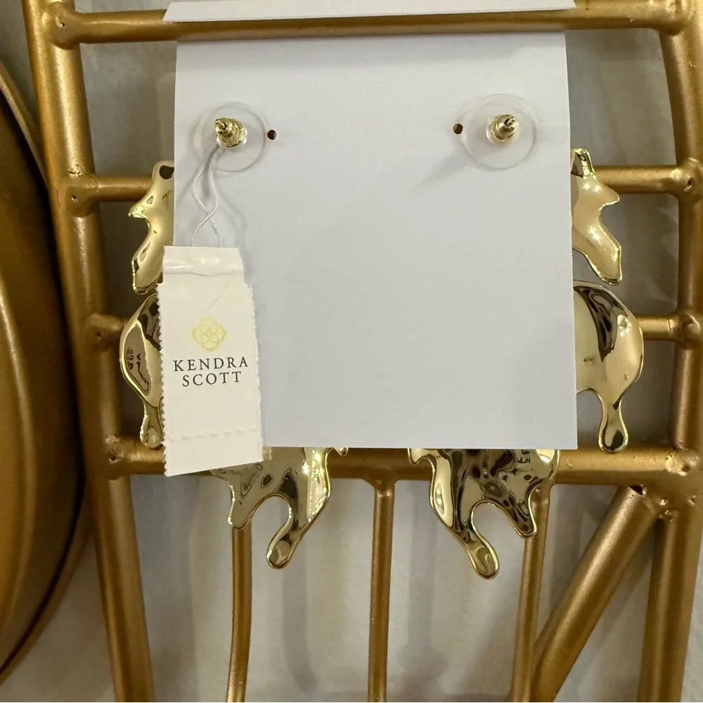 Brand New Kendra Scott Savannah Gold Statement Earrings in Pink Enamel - Picture 4 of 13